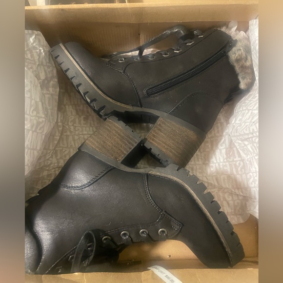 New Steve Madden Fur /Combat Boots - Picture 2 of 10